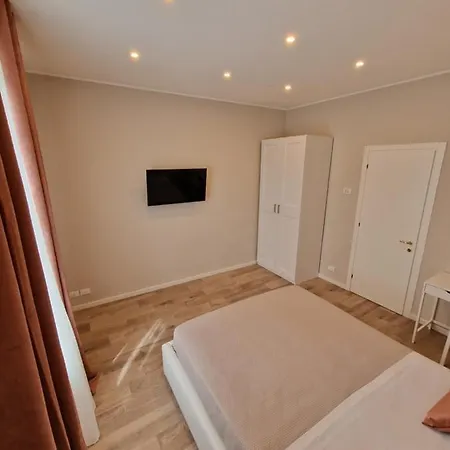 Flora House Apartment